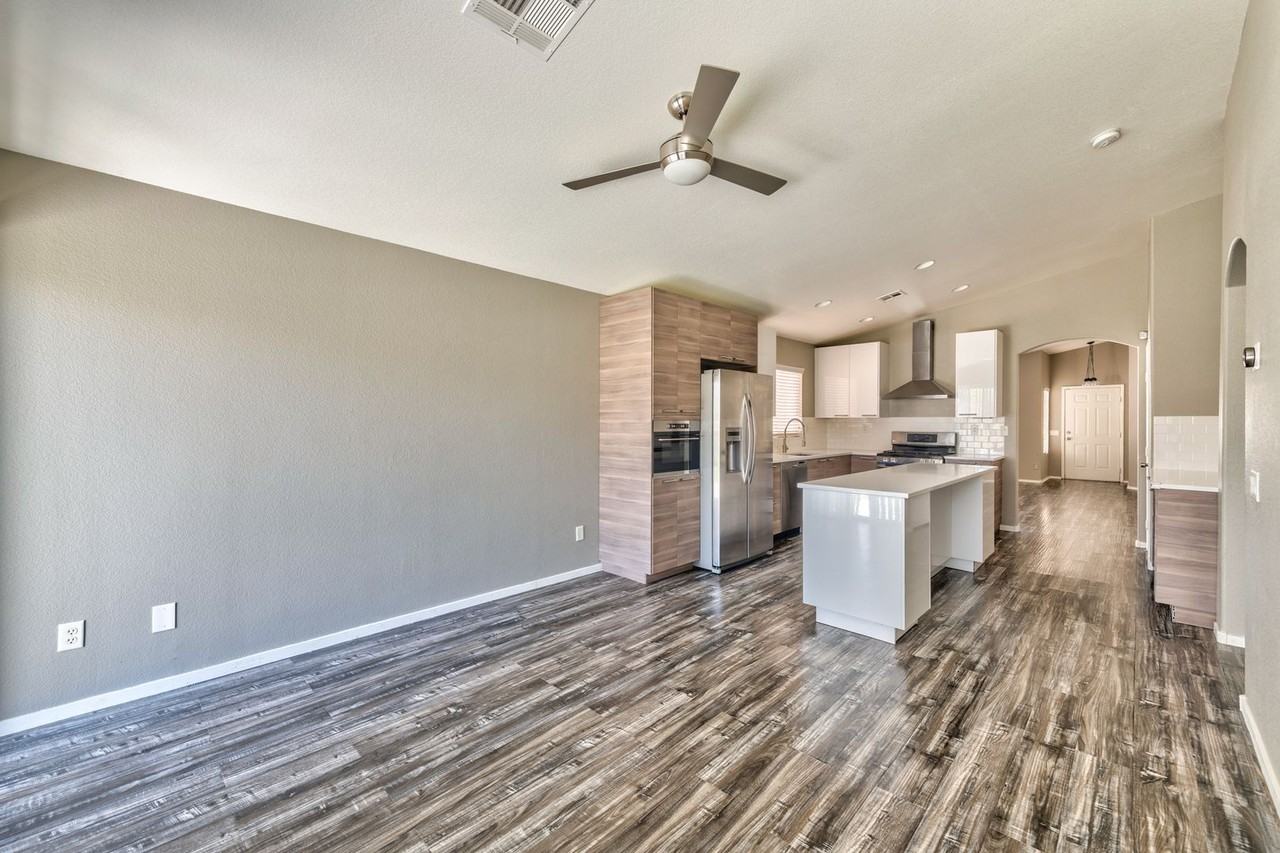 4982 Perrone Ave - Photo 5 of 14