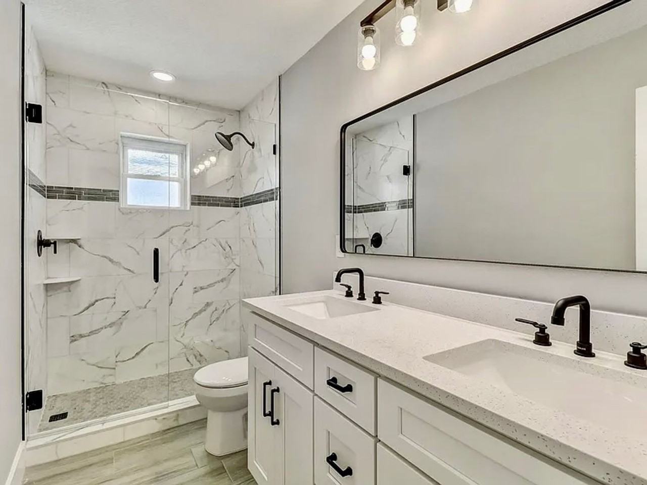 841A Mary St - Photo 5 of 10