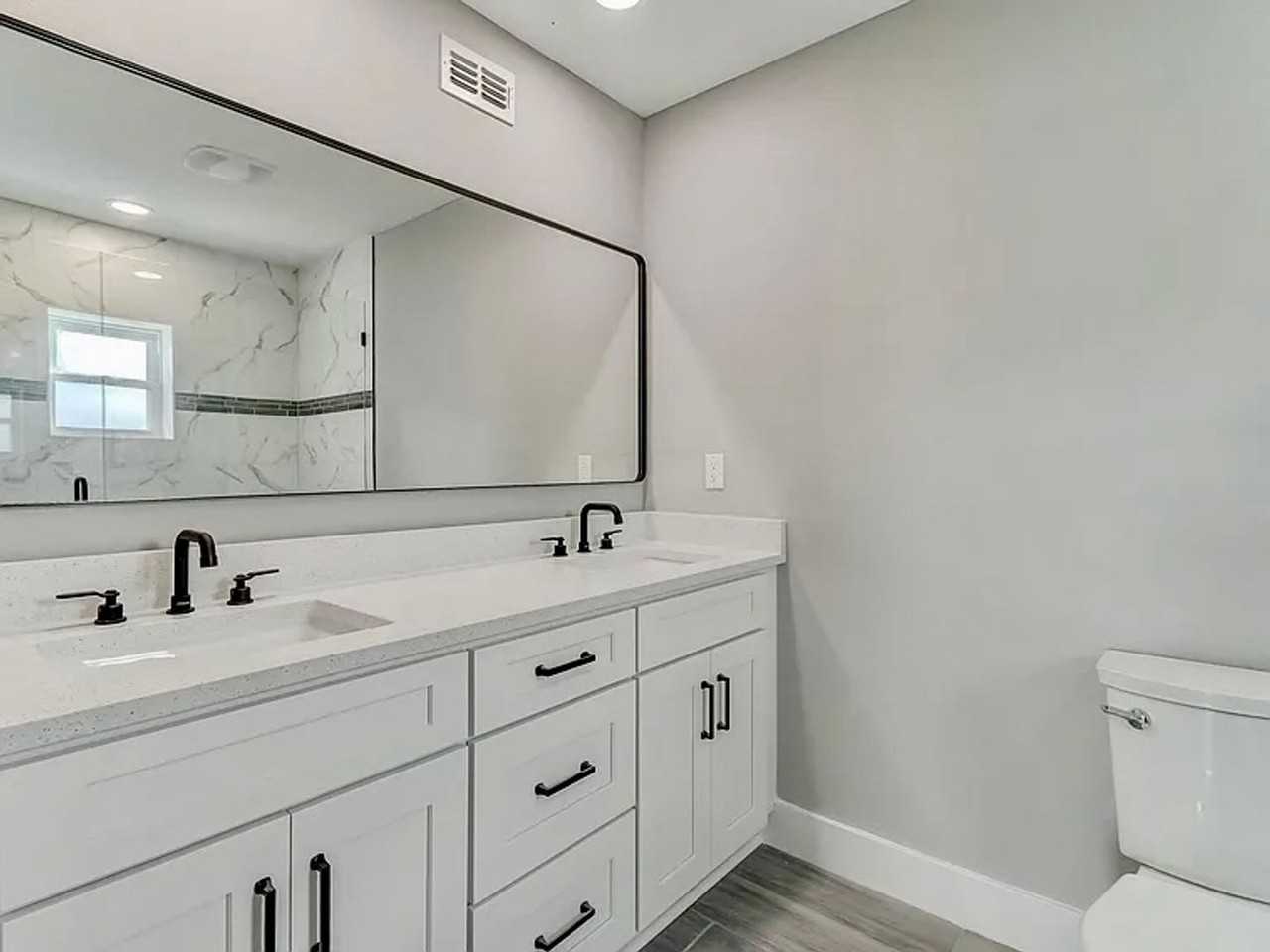 841A Mary St - Photo 7 of 10
