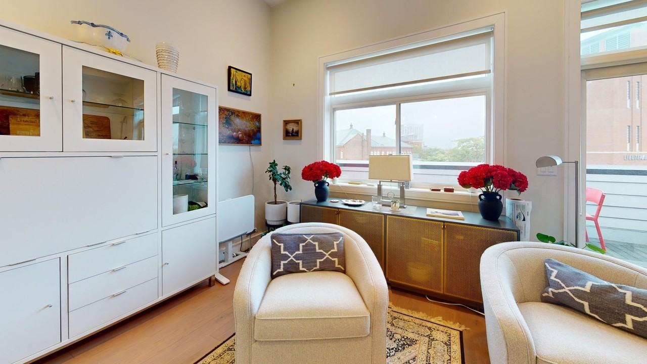 65 Meridian St - Photo 2 of 10