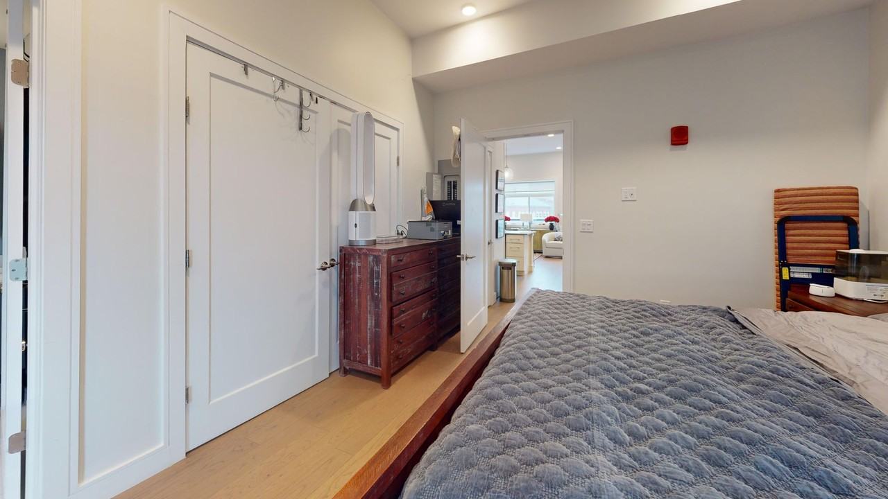 65 Meridian St - Photo 7 of 10