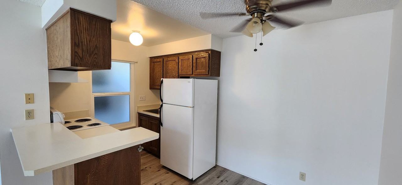 310 5th St - Photo 3 of 8