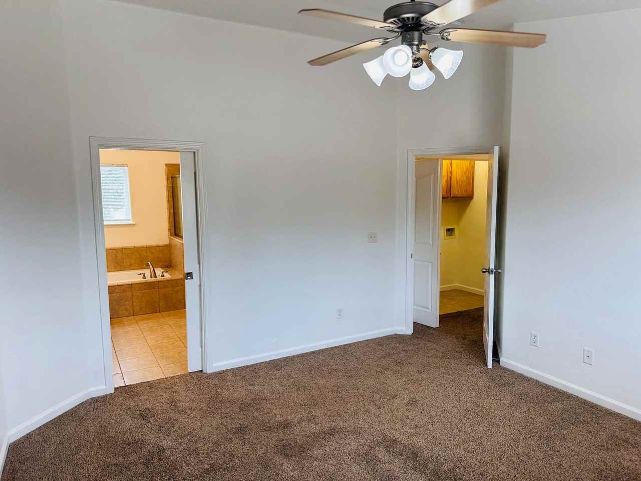 227 River Pt - Photo 7 of 22