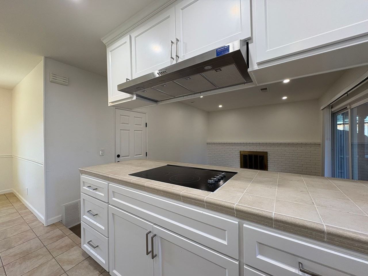 927 Wren Dr - Photo 4 of 28