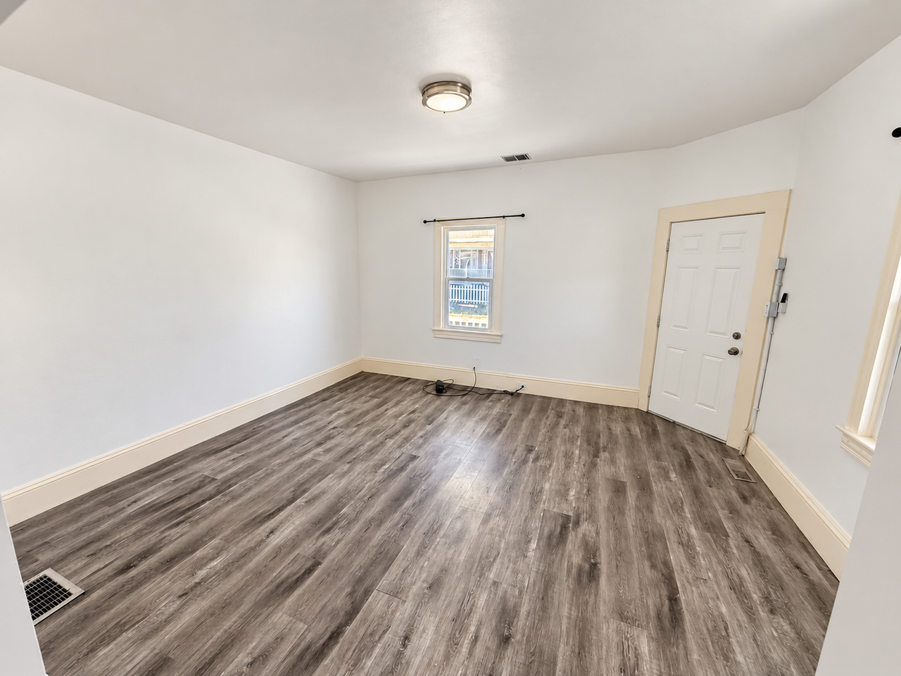 609 Plymouth St - Photo 2 of 8