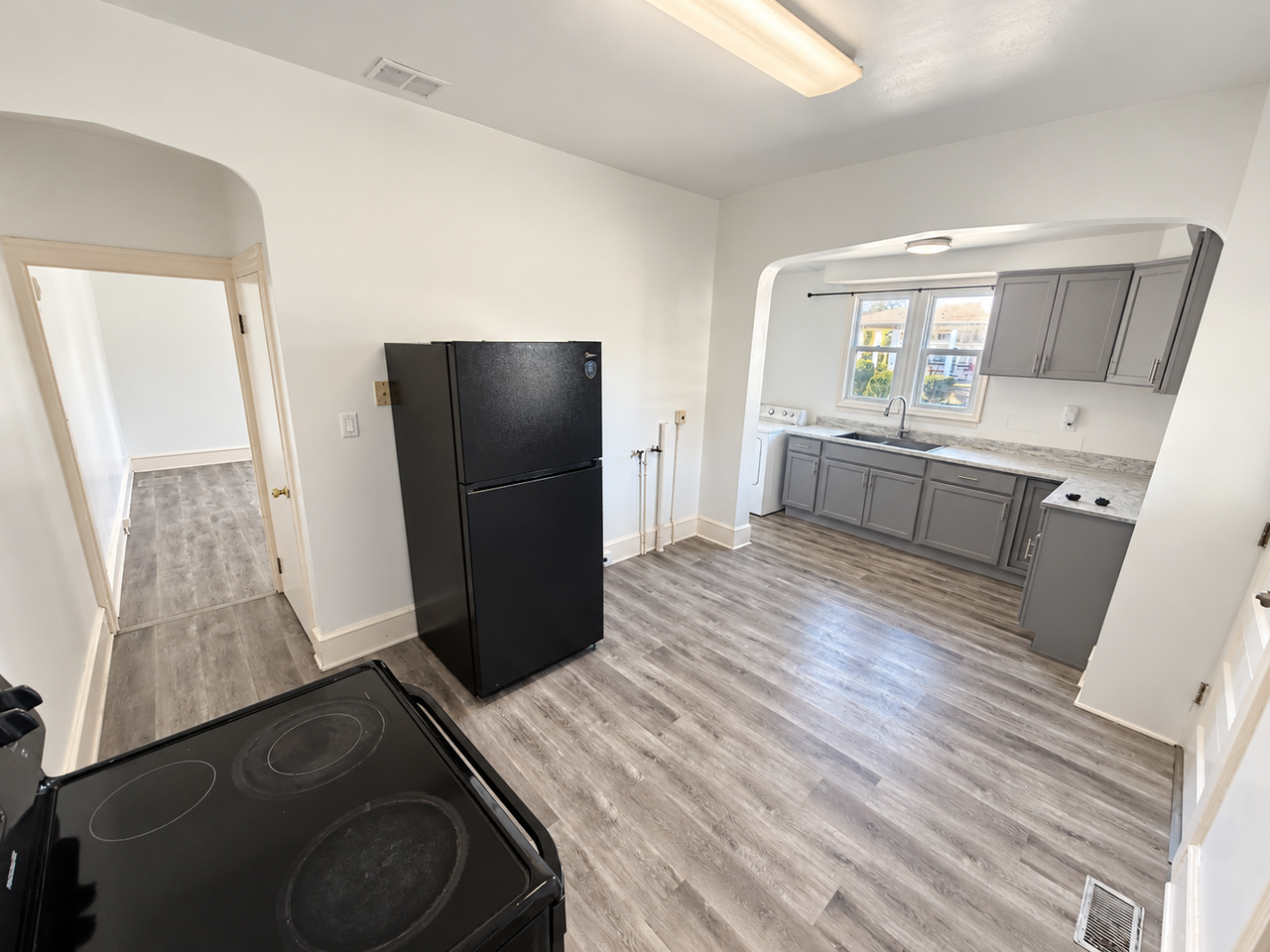 609 Plymouth St - Photo 4 of 8