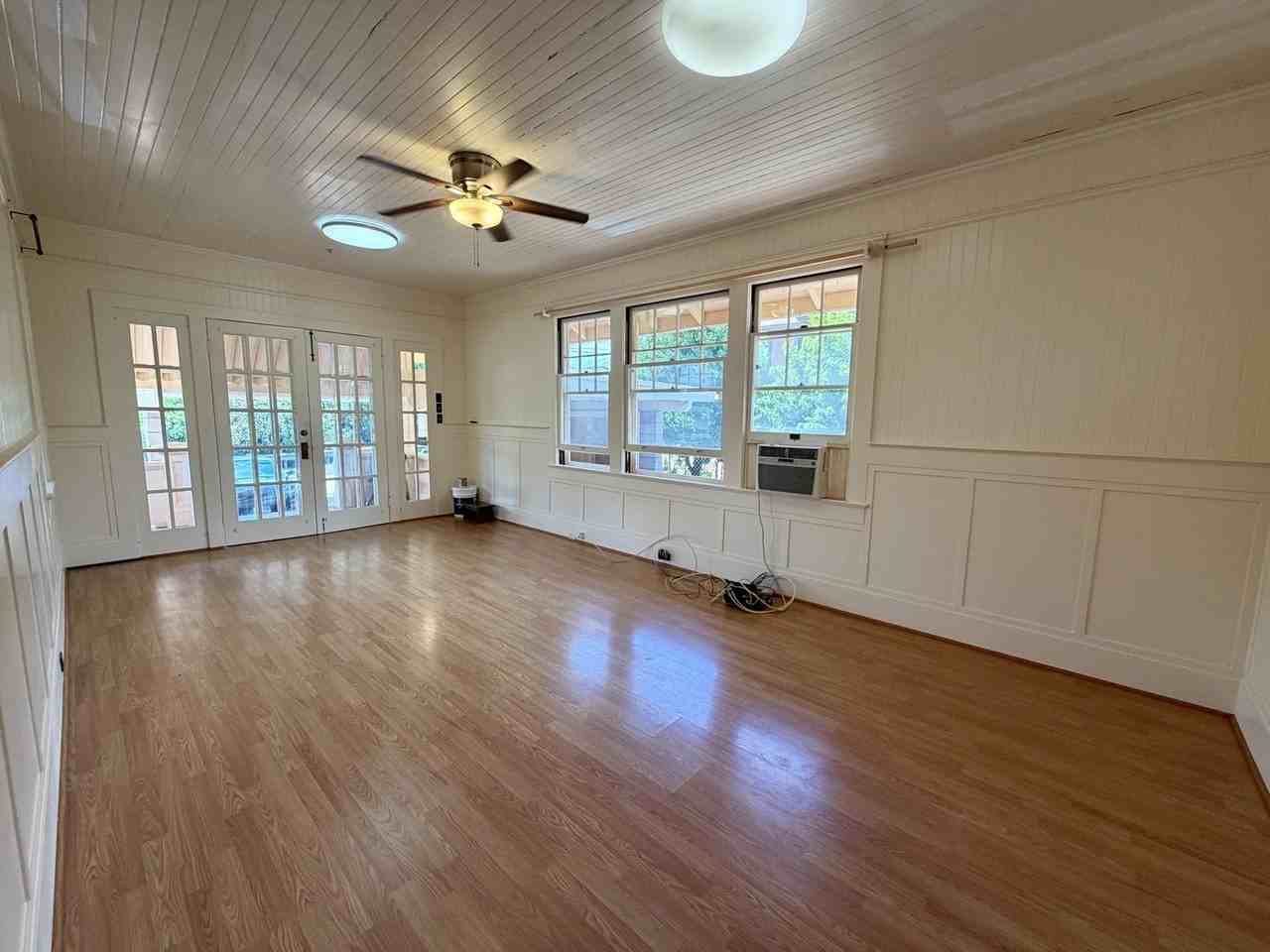 3944 Maunaloa Ave - Photo 3 of 24