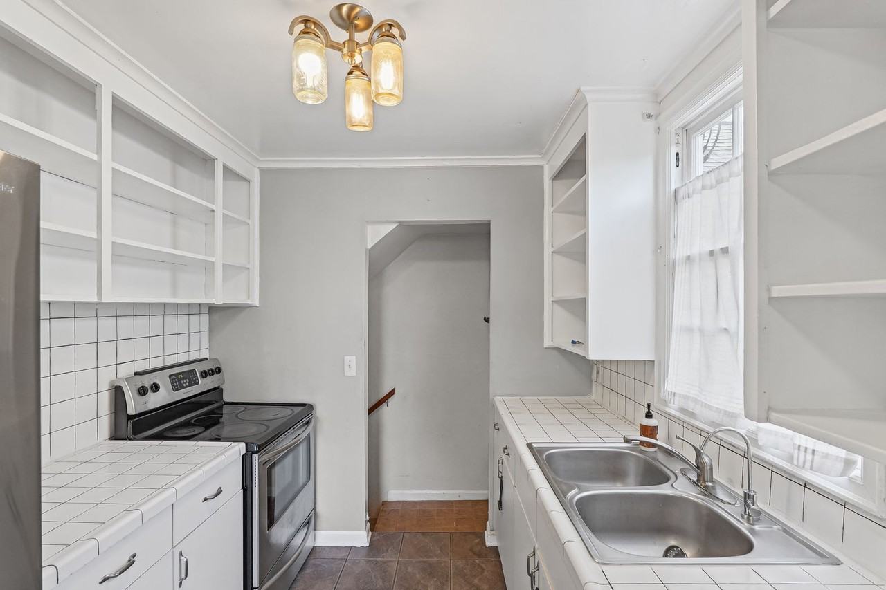 8213 N Peninsular Ave - Photo 4 of 20