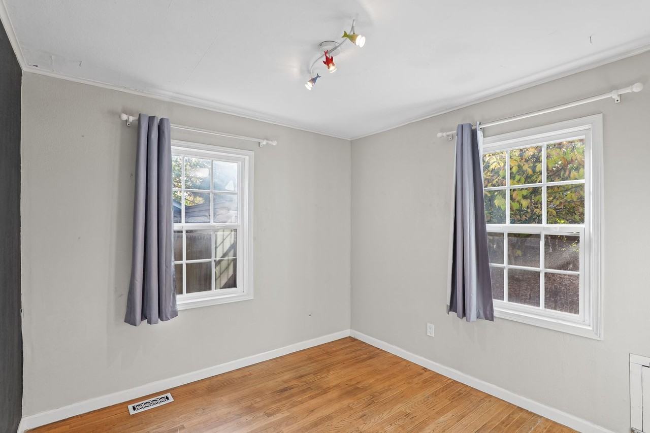 8213 N Peninsular Ave - Photo 7 of 20