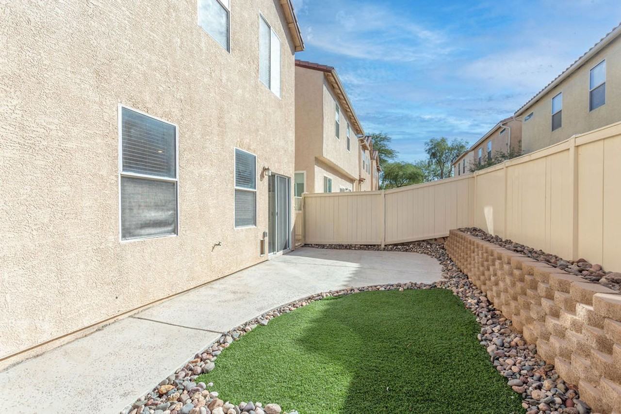 6267 Castle Kennedy St - Photo 4 of 34