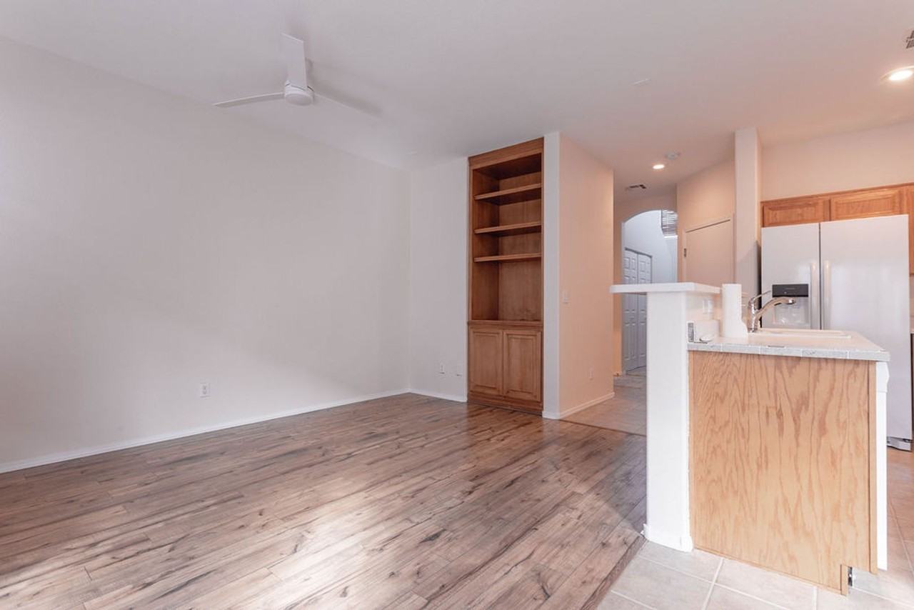 6267 Castle Kennedy St - Photo 6 of 34