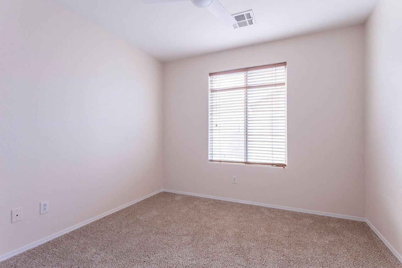 6267 Castle Kennedy St - Photo 7 of 34