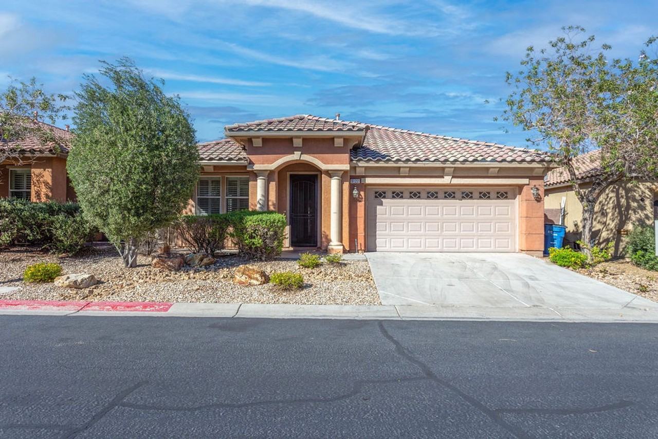 9122 Sendero Ave - Photo 3 of 44
