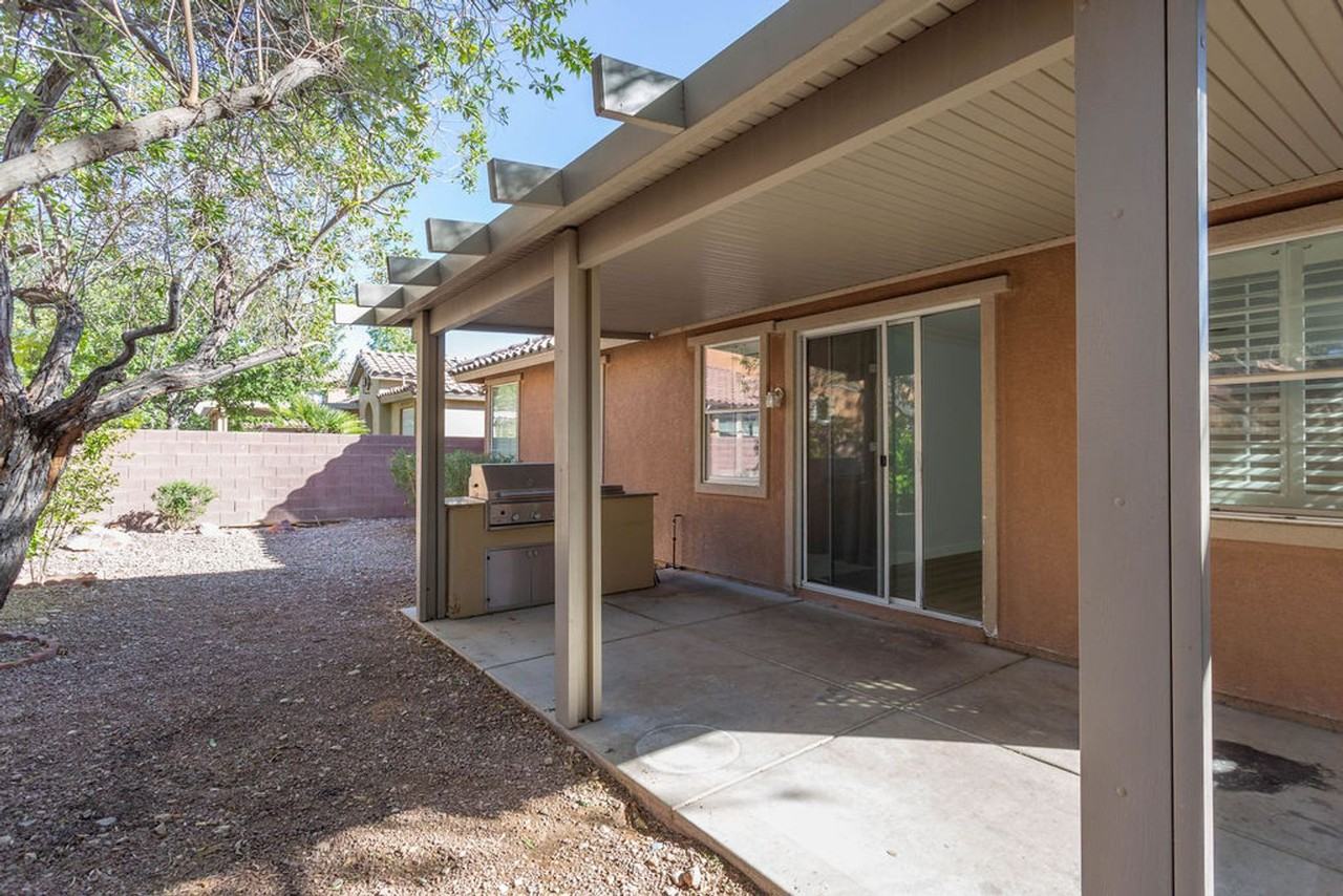 9122 Sendero Ave - Photo 4 of 44