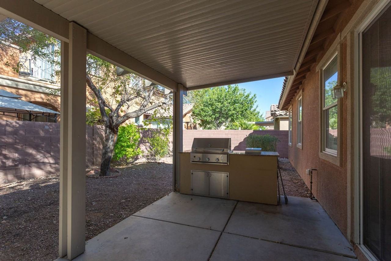 9122 Sendero Ave - Photo 5 of 44