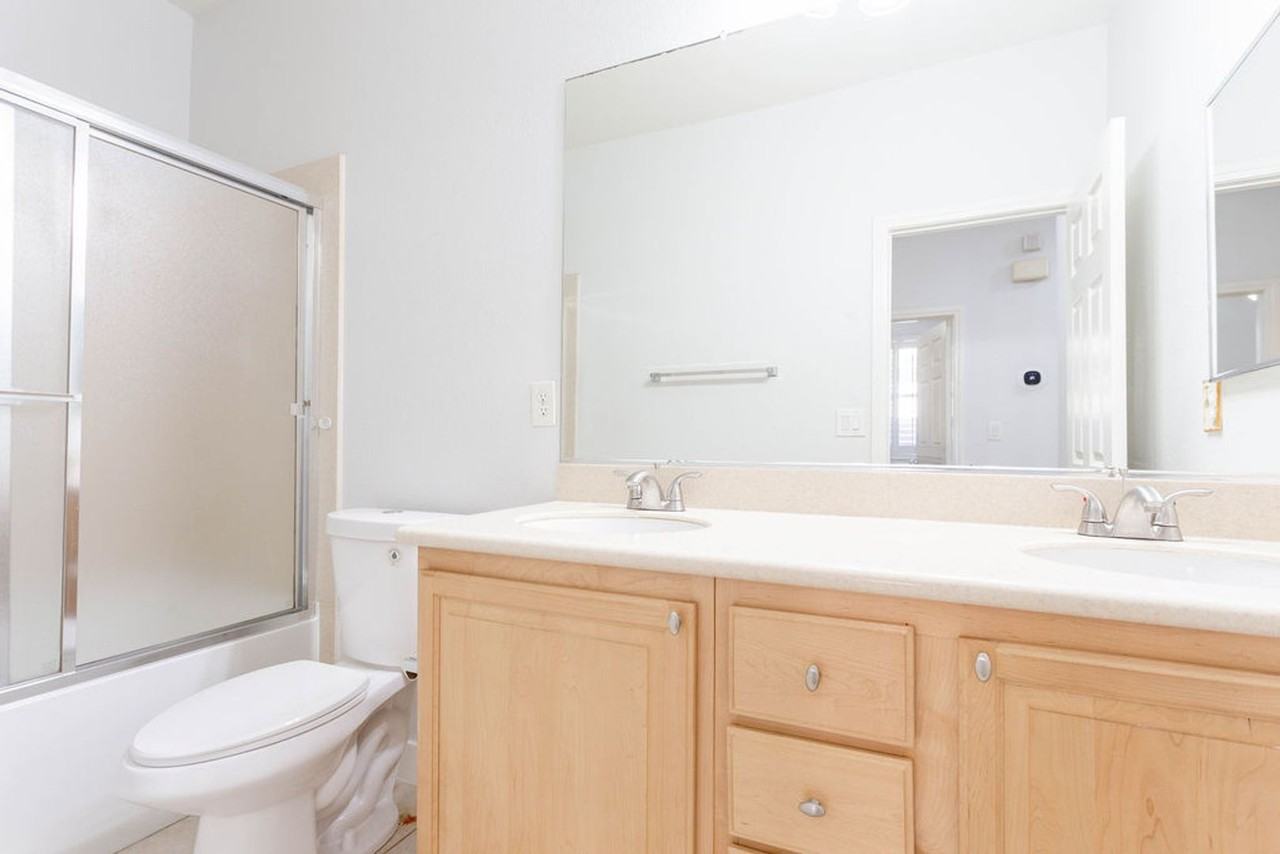 9122 Sendero Ave - Photo 7 of 44