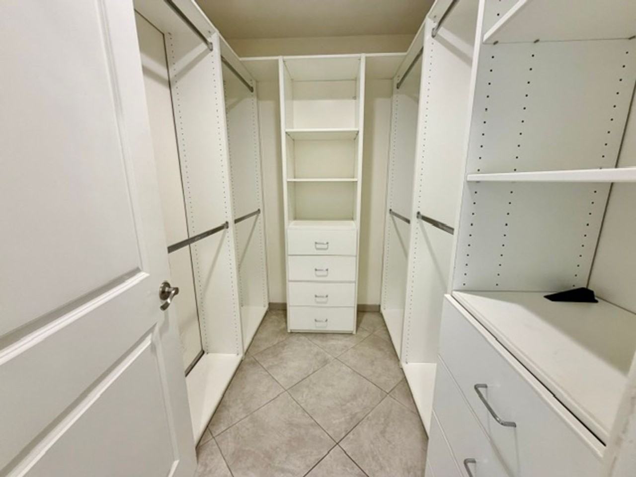 448 Pitzer Ct - Photo 2 of 7