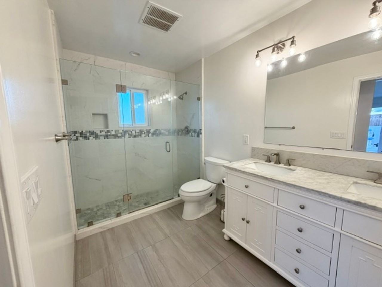 448 Pitzer Ct - Photo 3 of 7