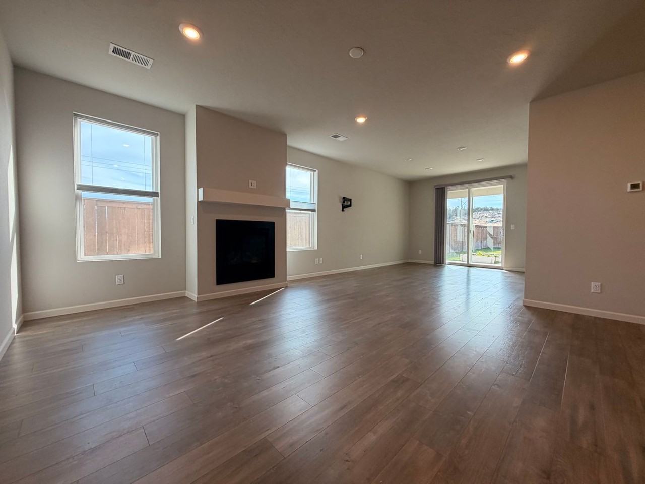 4014 Sw Quartz Ave - Photo 6 of 35