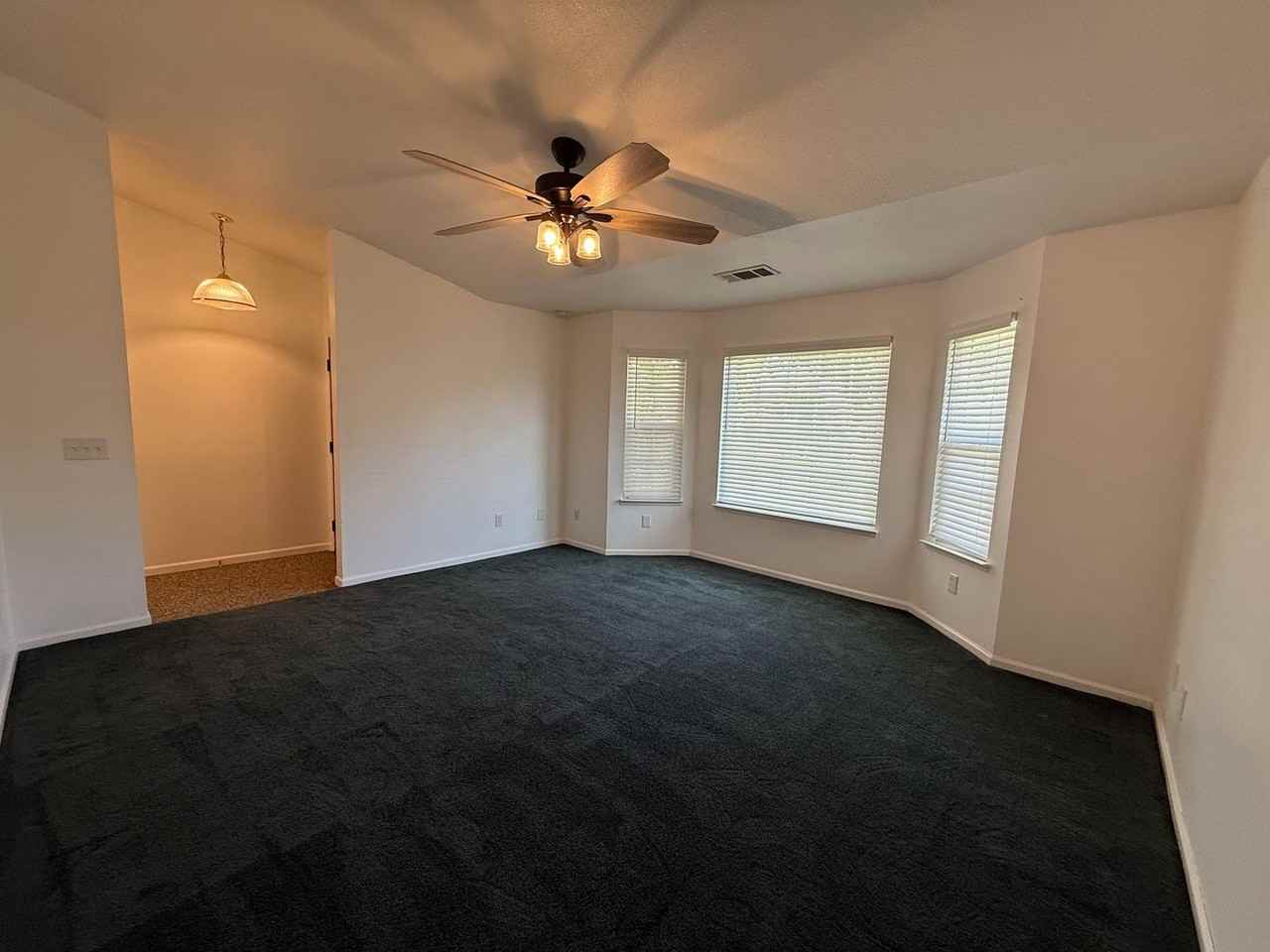 1483 Concord Ave - Photo 4 of 28