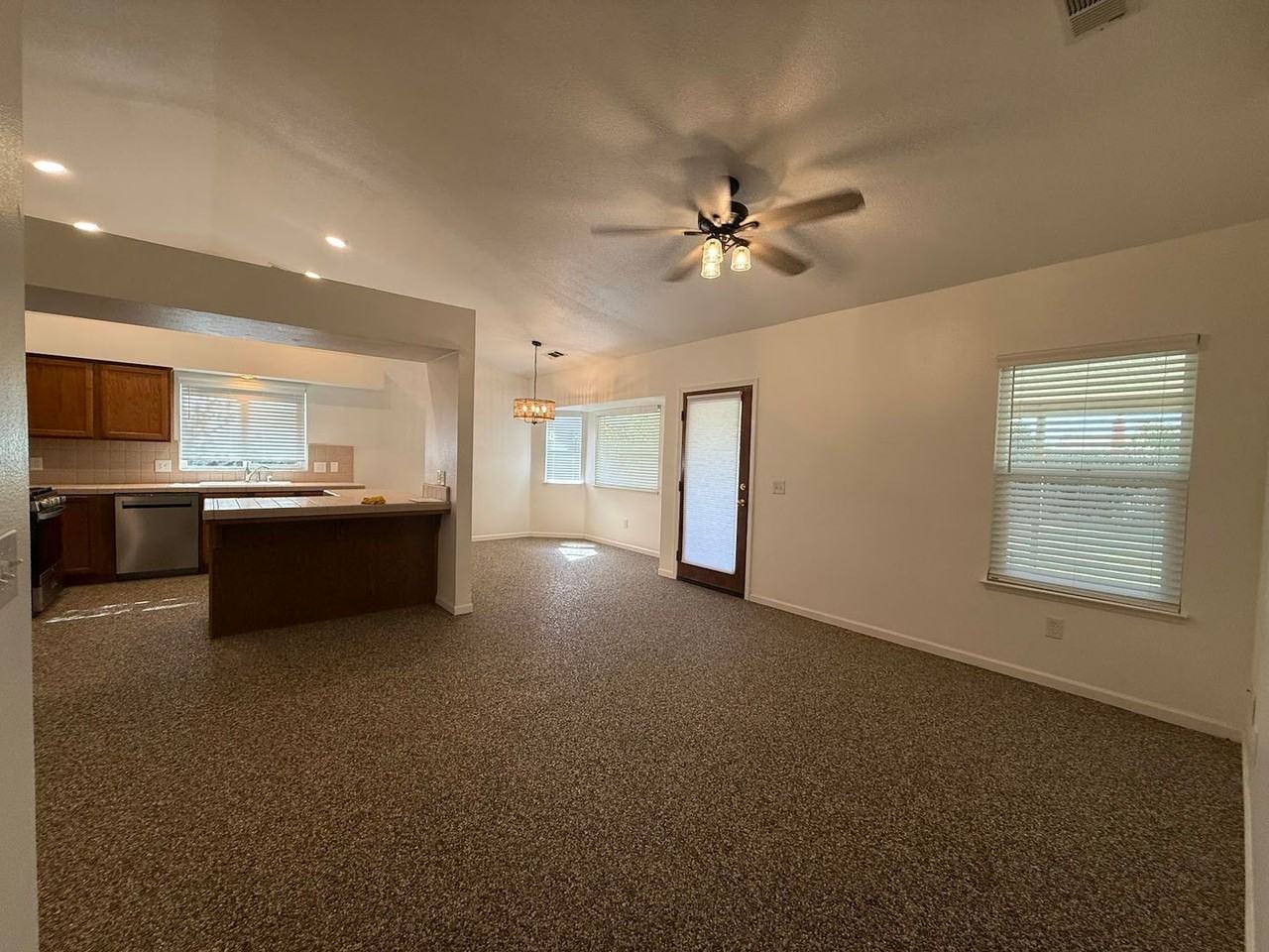 1483 Concord Ave - Photo 6 of 28