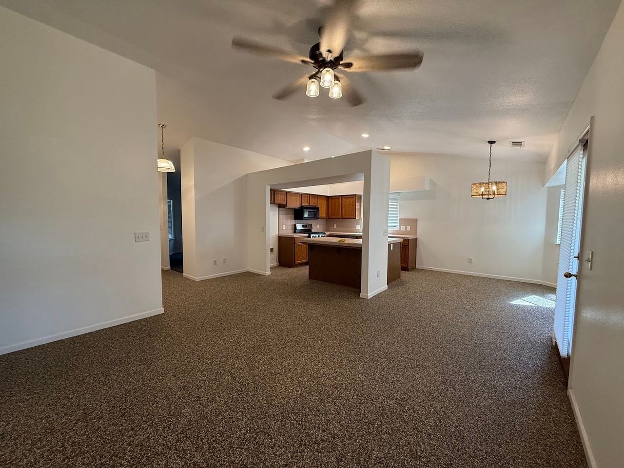 1483 Concord Ave - Photo 7 of 28