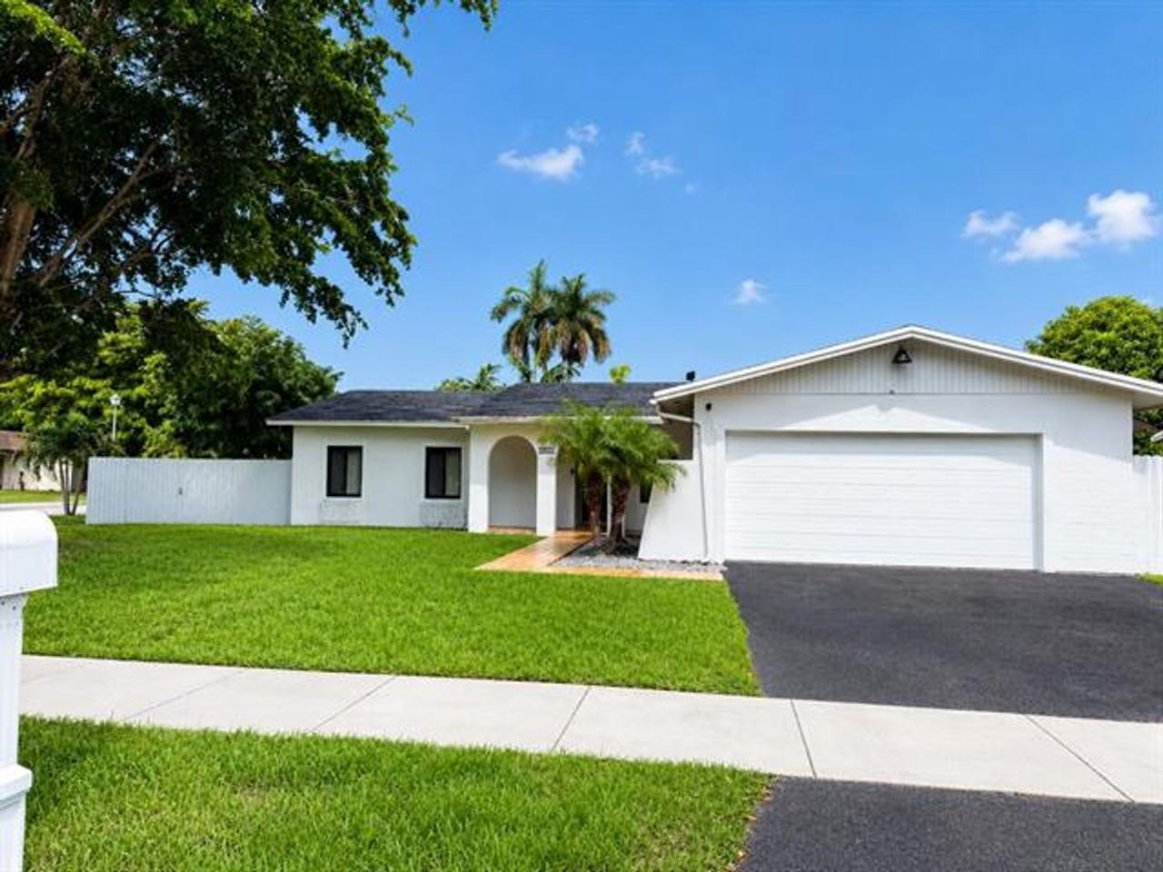 7450 Sw 130th Ave #7450 - Photo 3 of 11