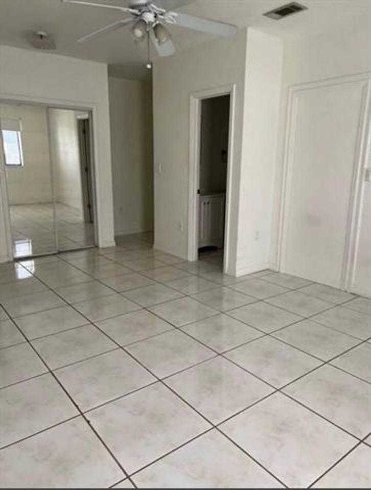 7450 Sw 130th Ave #7450 - Photo 6 of 11