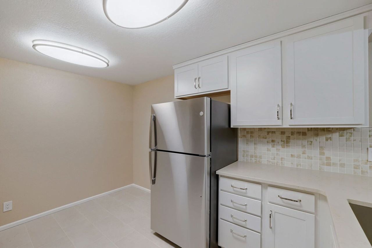 12727 Ne 116th Ln #F1 - Photo 5 of 17