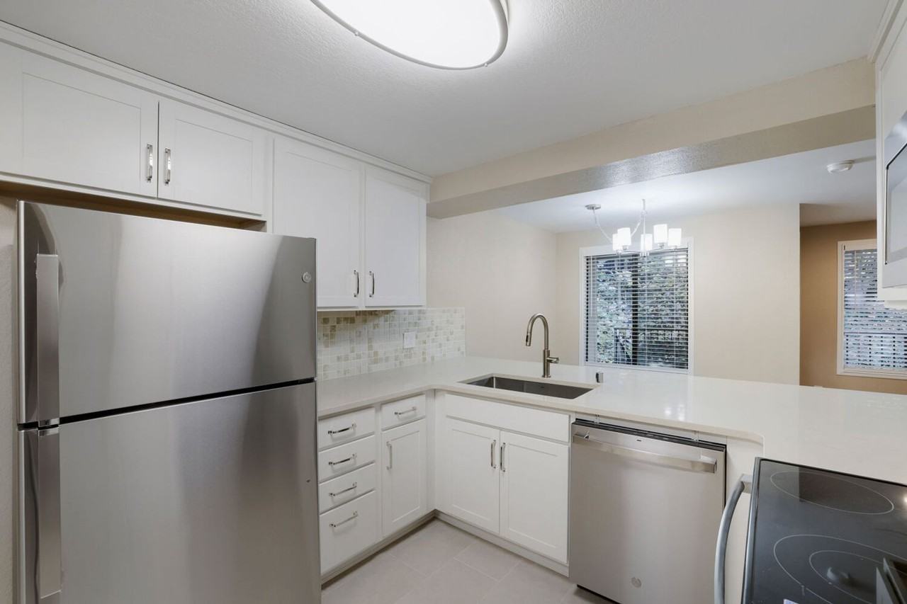 12727 Ne 116th Ln #F1 - Photo 6 of 17