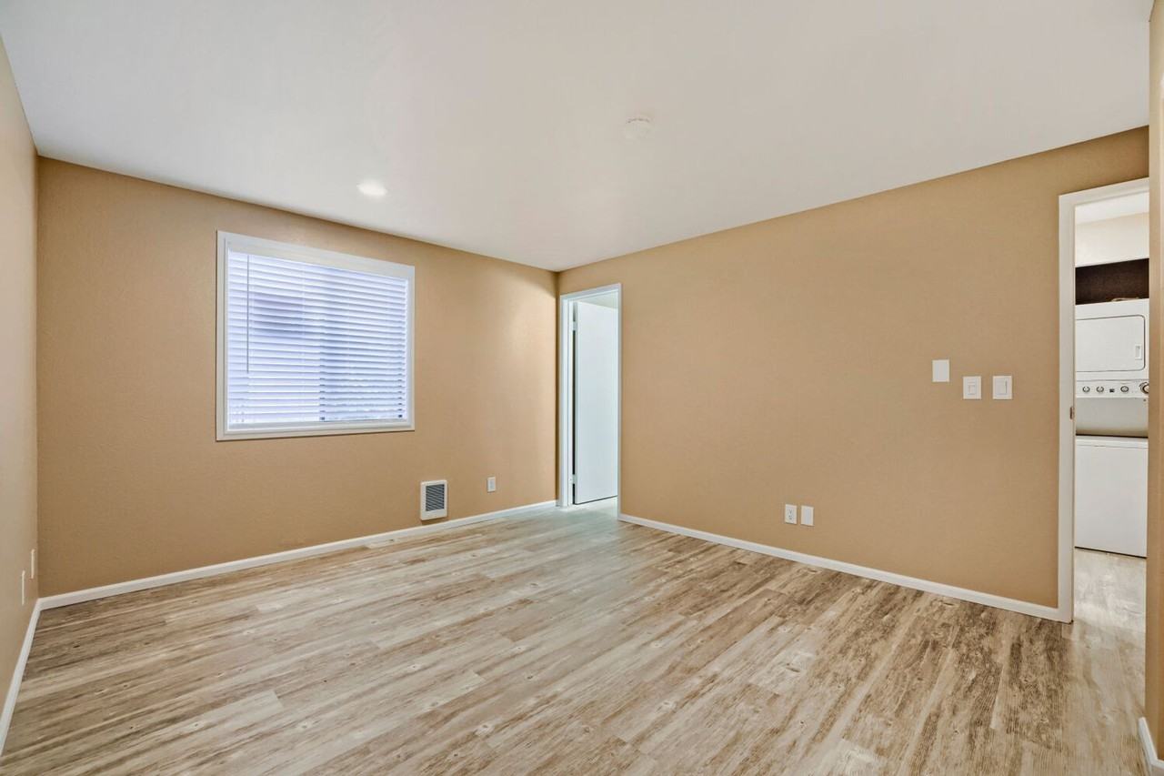 12727 Ne 116th Ln #F1 - Photo 7 of 17