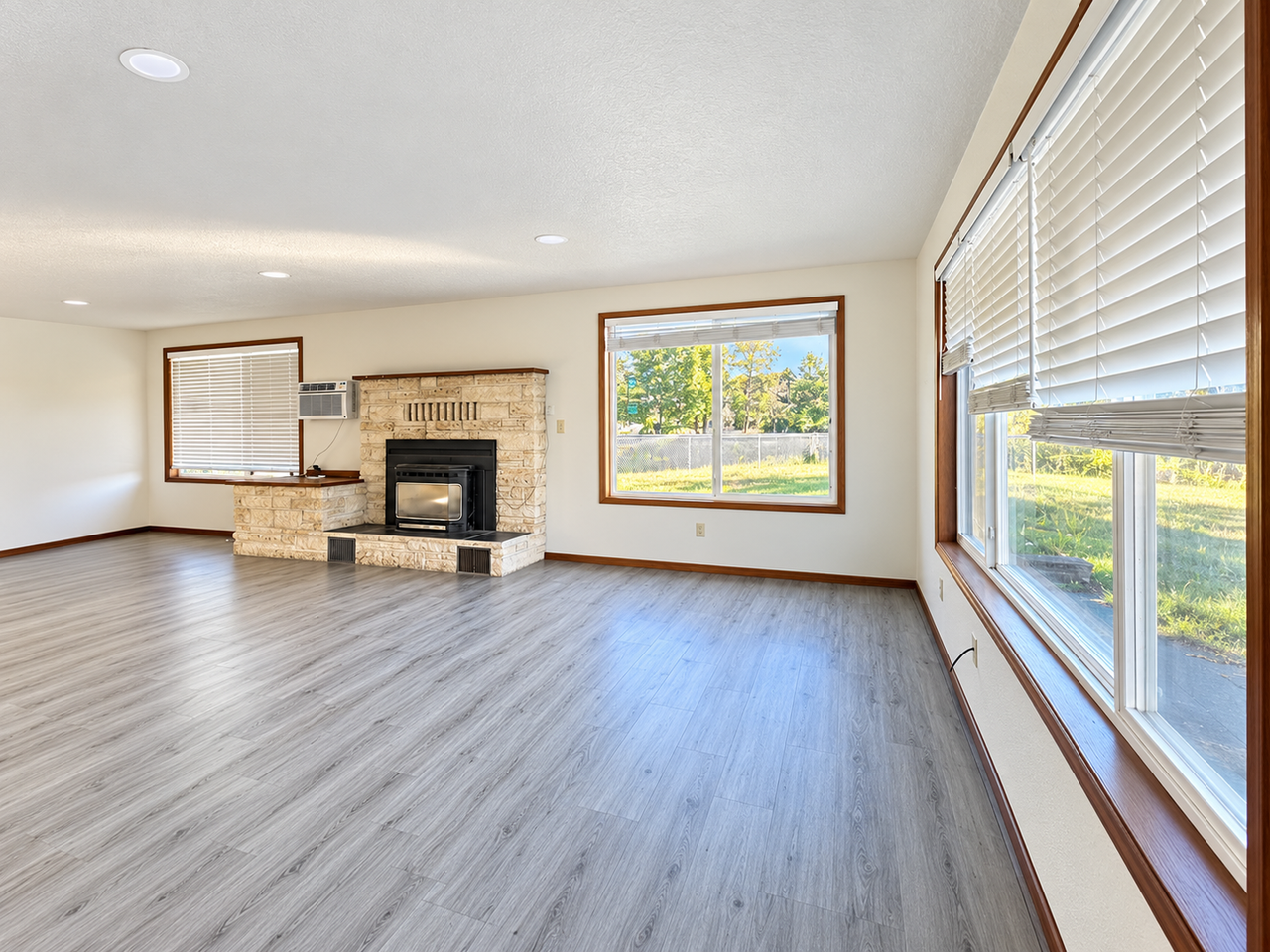 2136 Main St #A - Photo 2 of 15