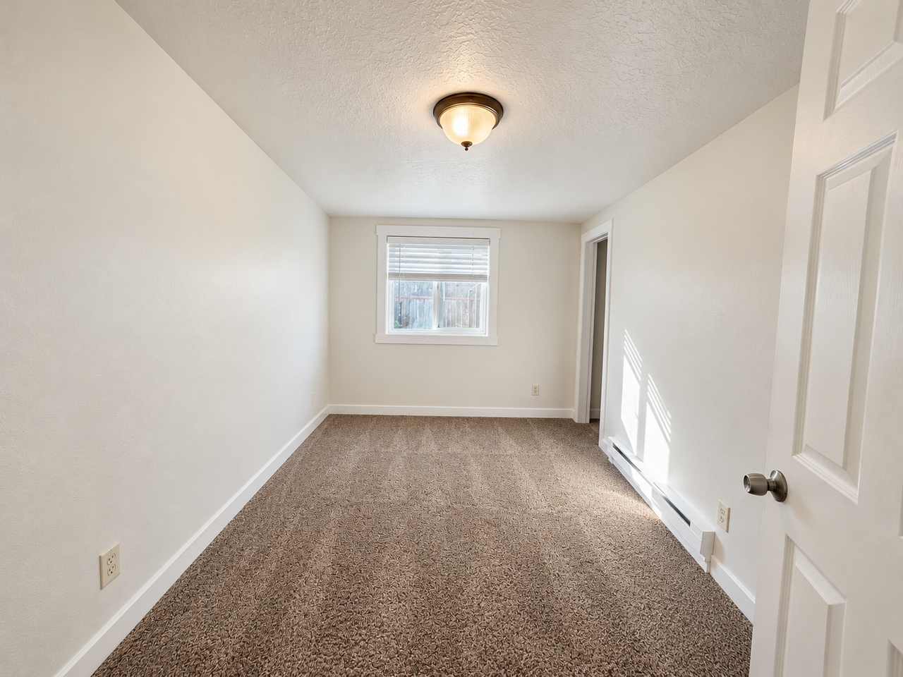 2136 Main St #B - Photo 4 of 6