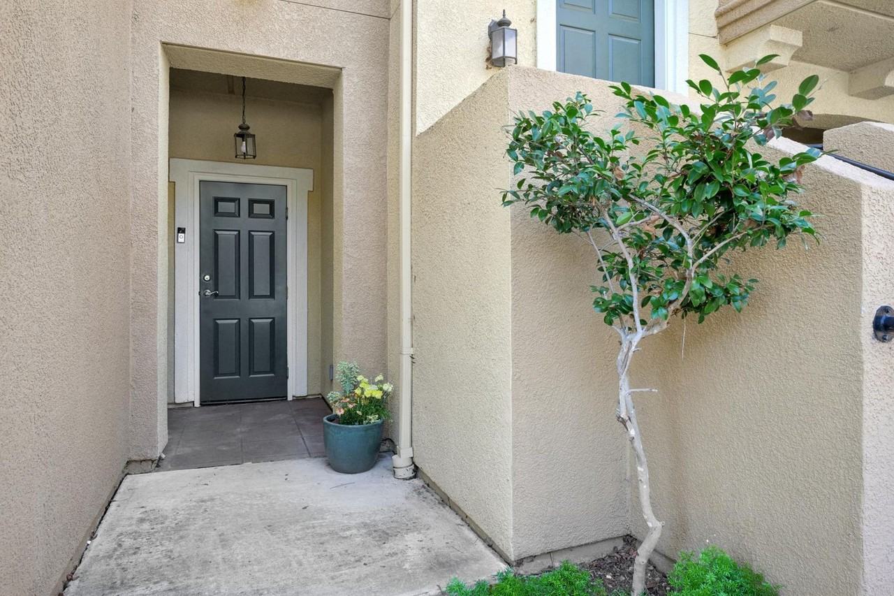 4302 Keegan St - Photo 2 of 50