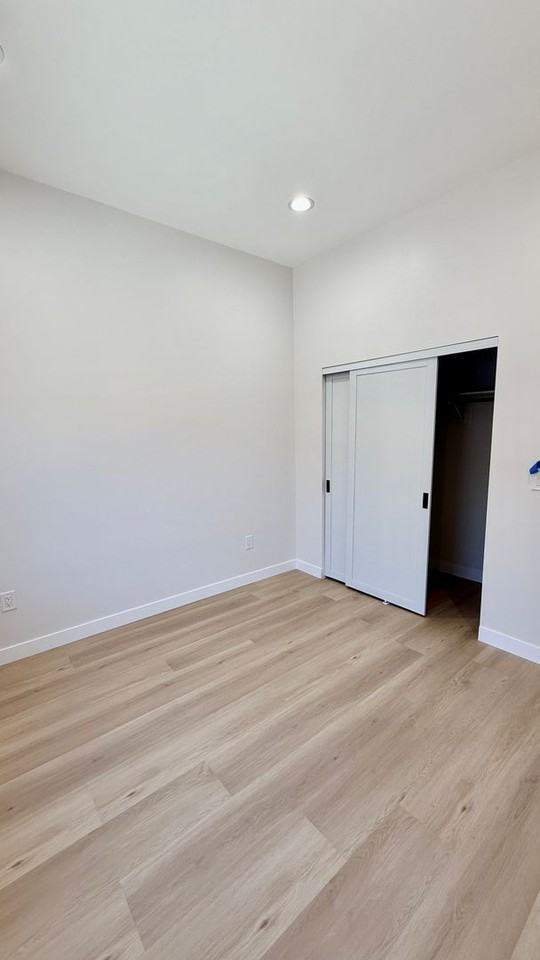 16415 Rosewood St - Photo 6 of 9