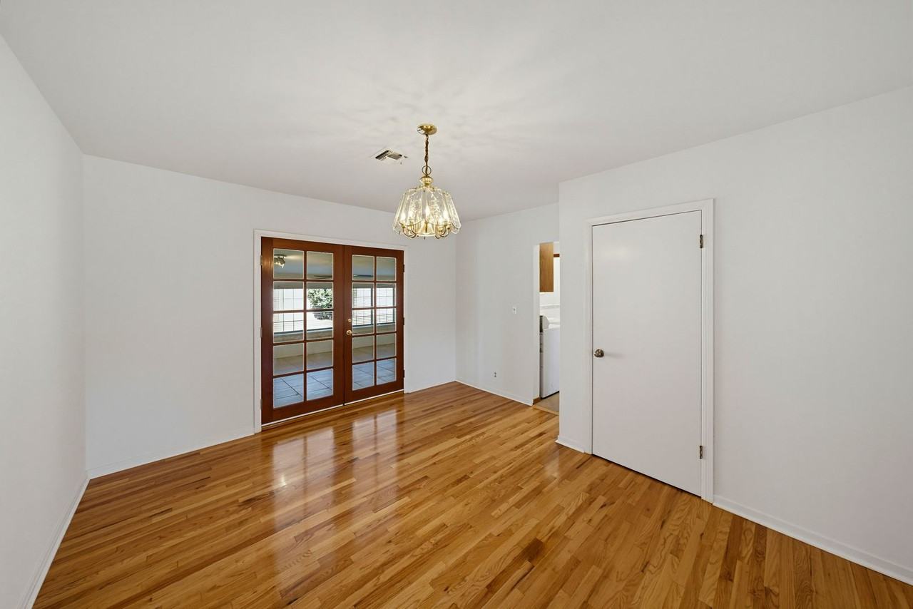 5564 Princeton St - Photo 4 of 31