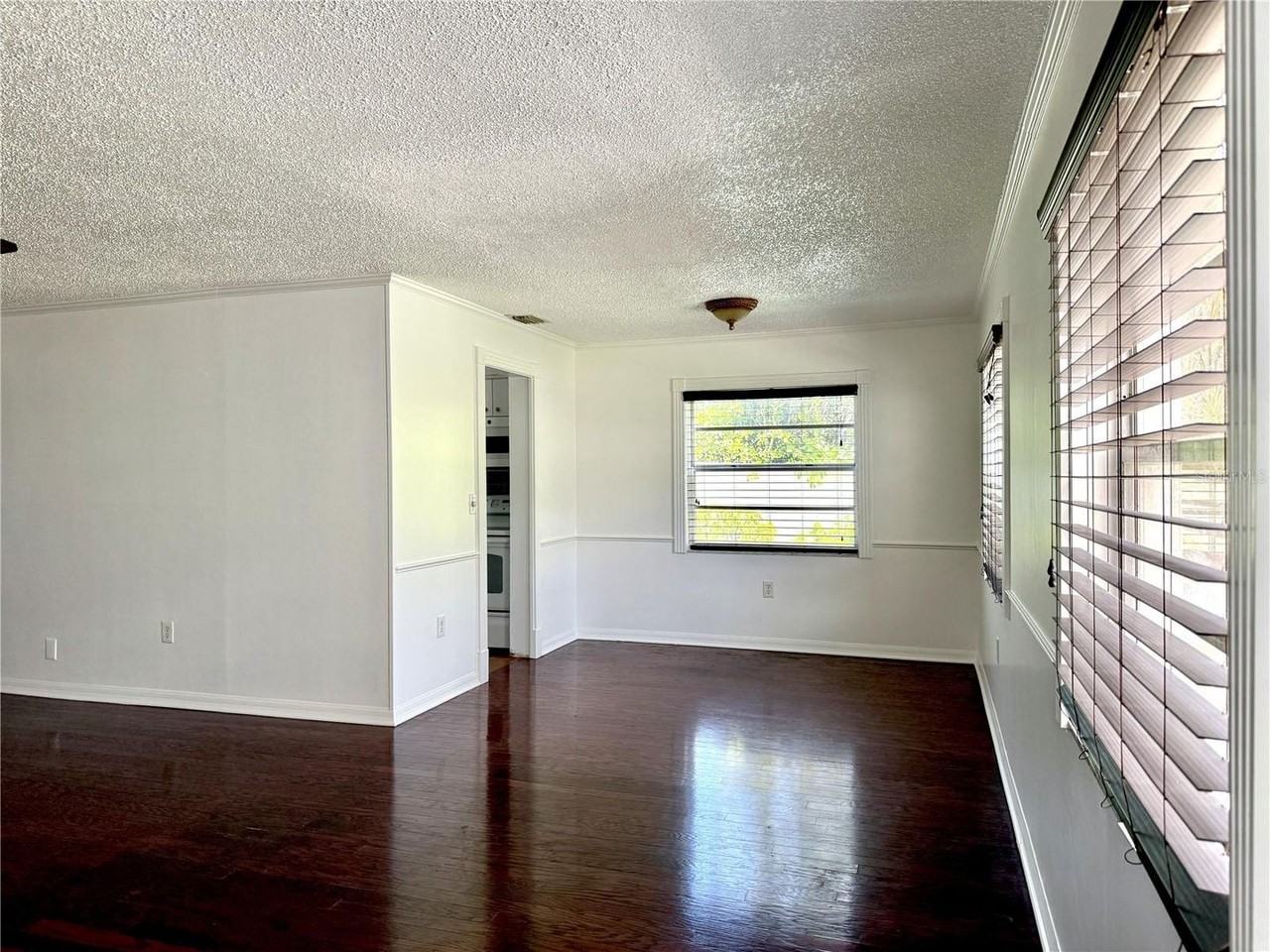 350 79th Ave N #102 - Photo 5 of 33