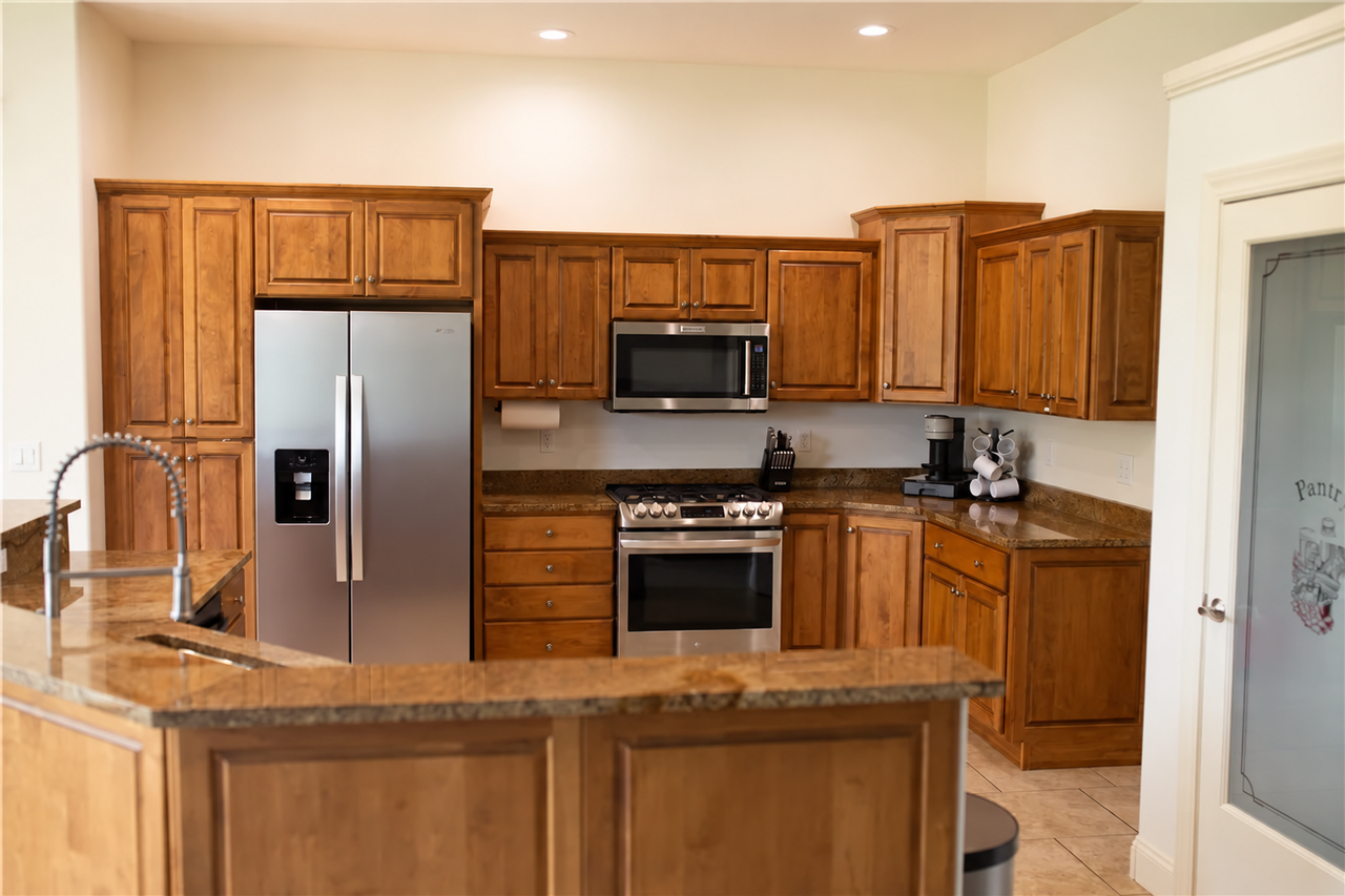 6246 Ironwood Dr - Photo 3 of 20