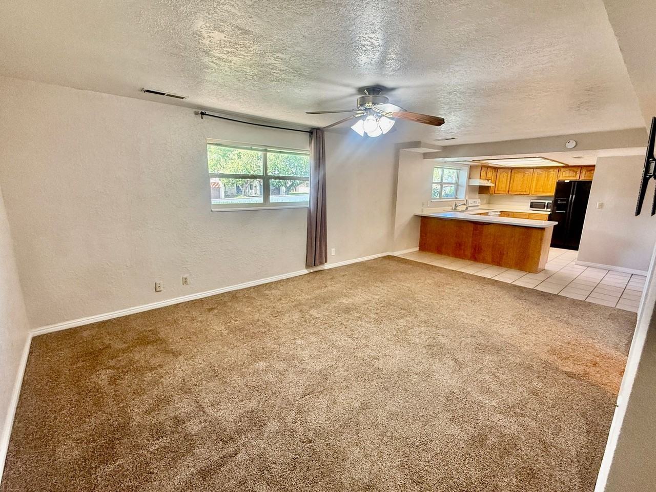 894 N 700 W - Photo 4 of 28