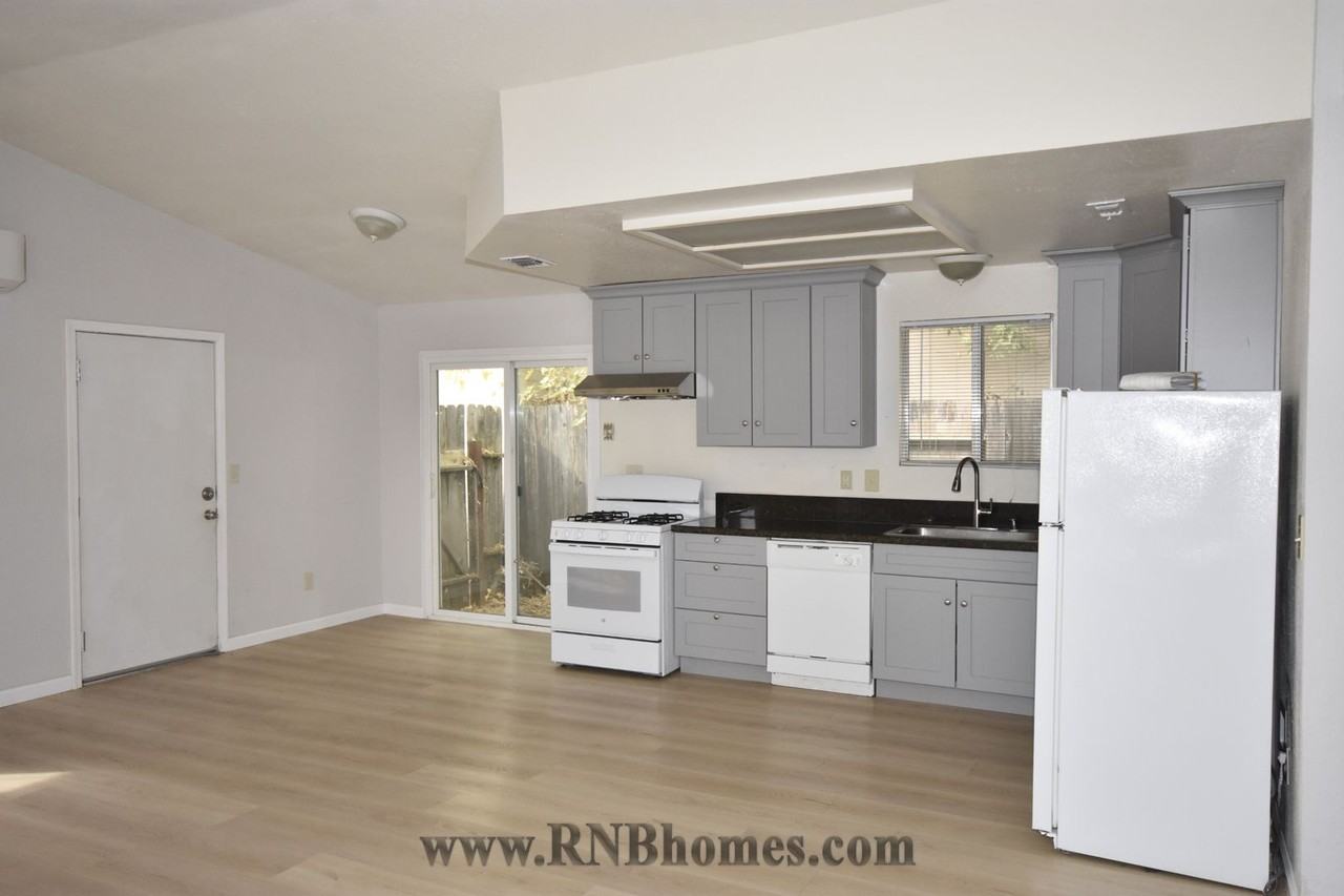 949 Nogales St - Photo 5 of 15