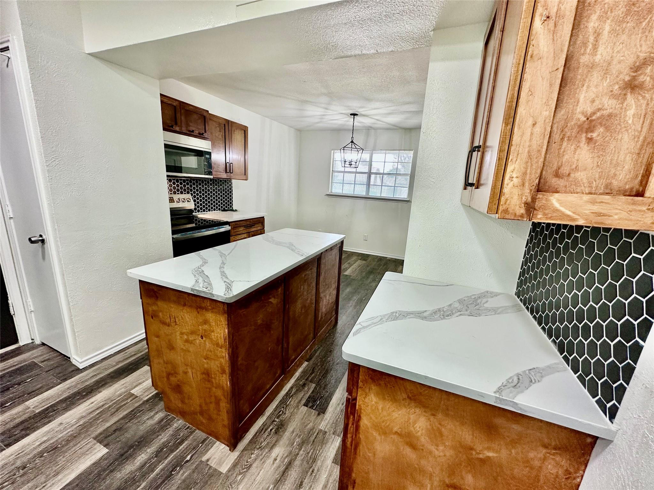 4617 Waterway Dr N - Photo 6 of 27