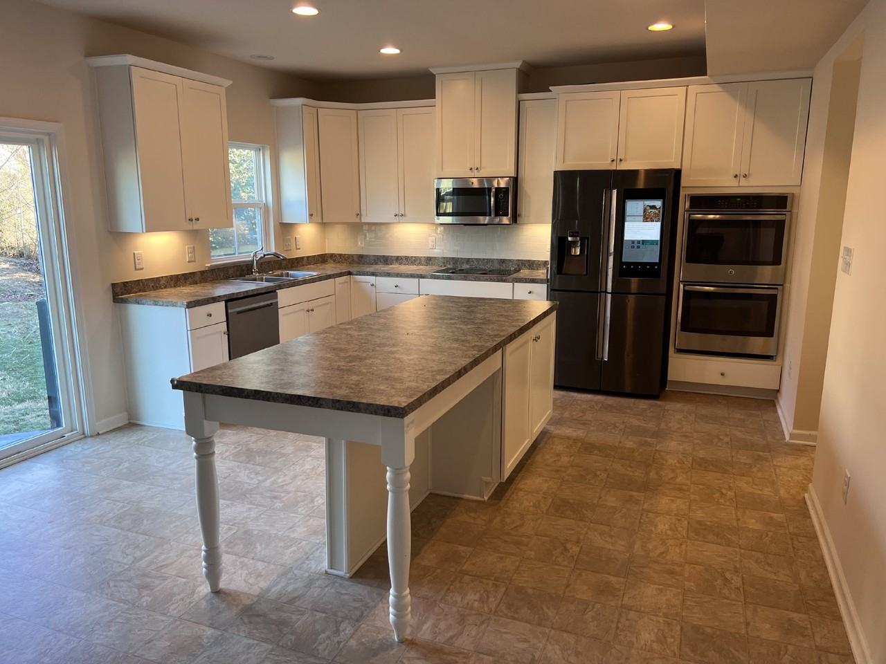 2762 Kimball Ln - Photo 4 of 23