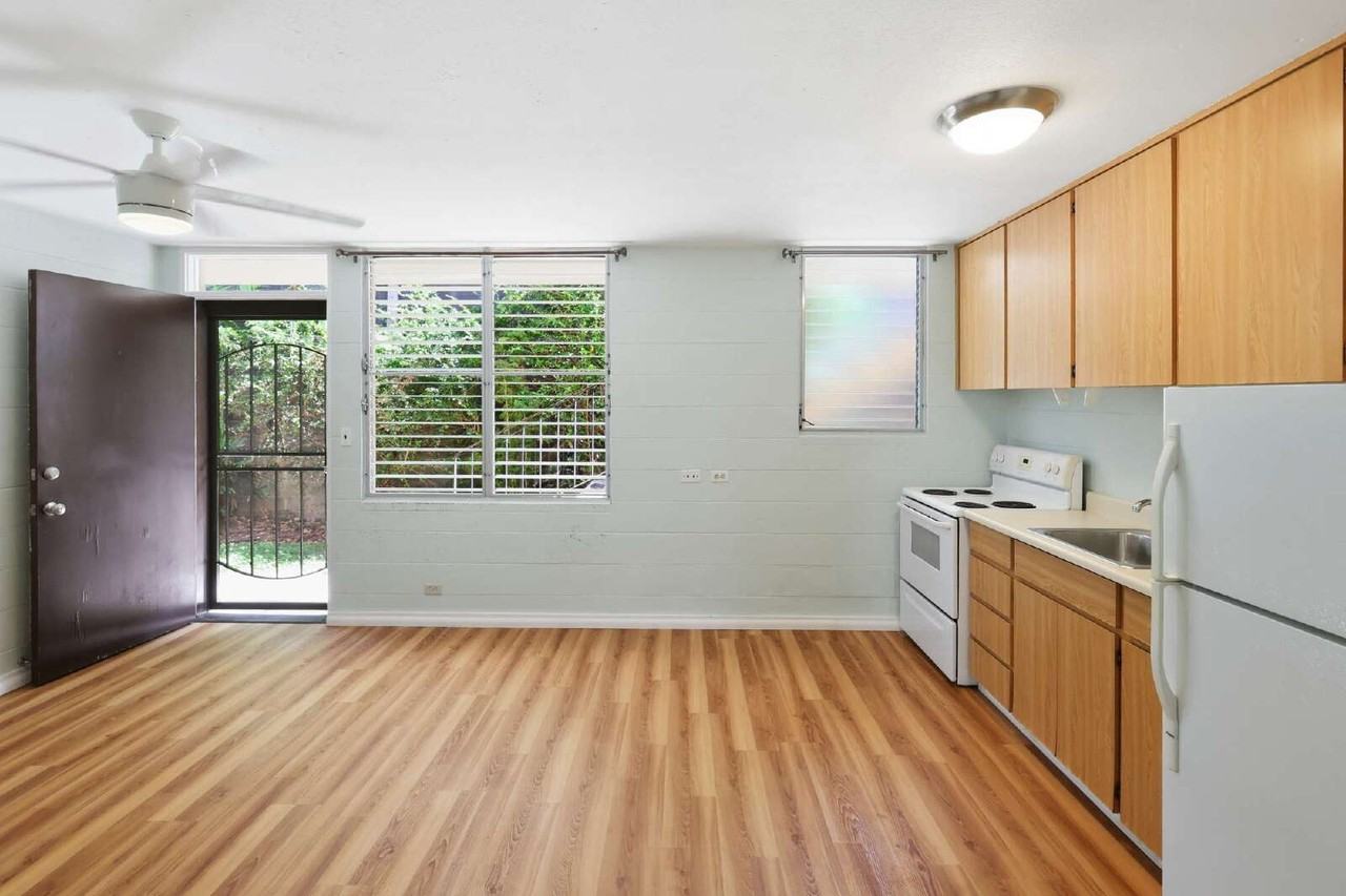 1923 Fern St Apt C - Photo 2 of 6