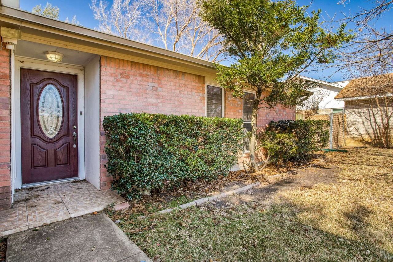 2216 Lavon Creek Ln - Photo 4 of 24
