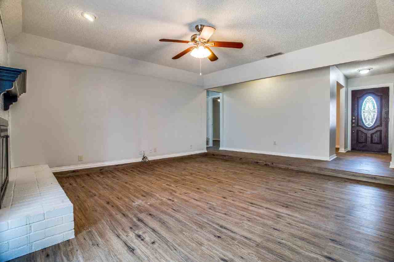 2216 Lavon Creek Ln - Photo 5 of 24