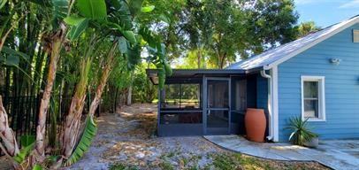 1403 Indian River Ave #B - Photo 3 of 16