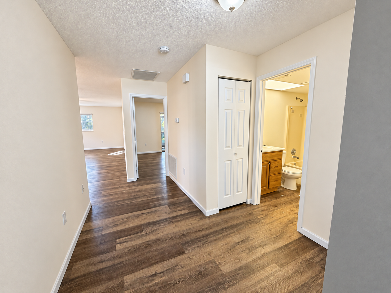 1340 Markham Ave - Photo 3 of 20