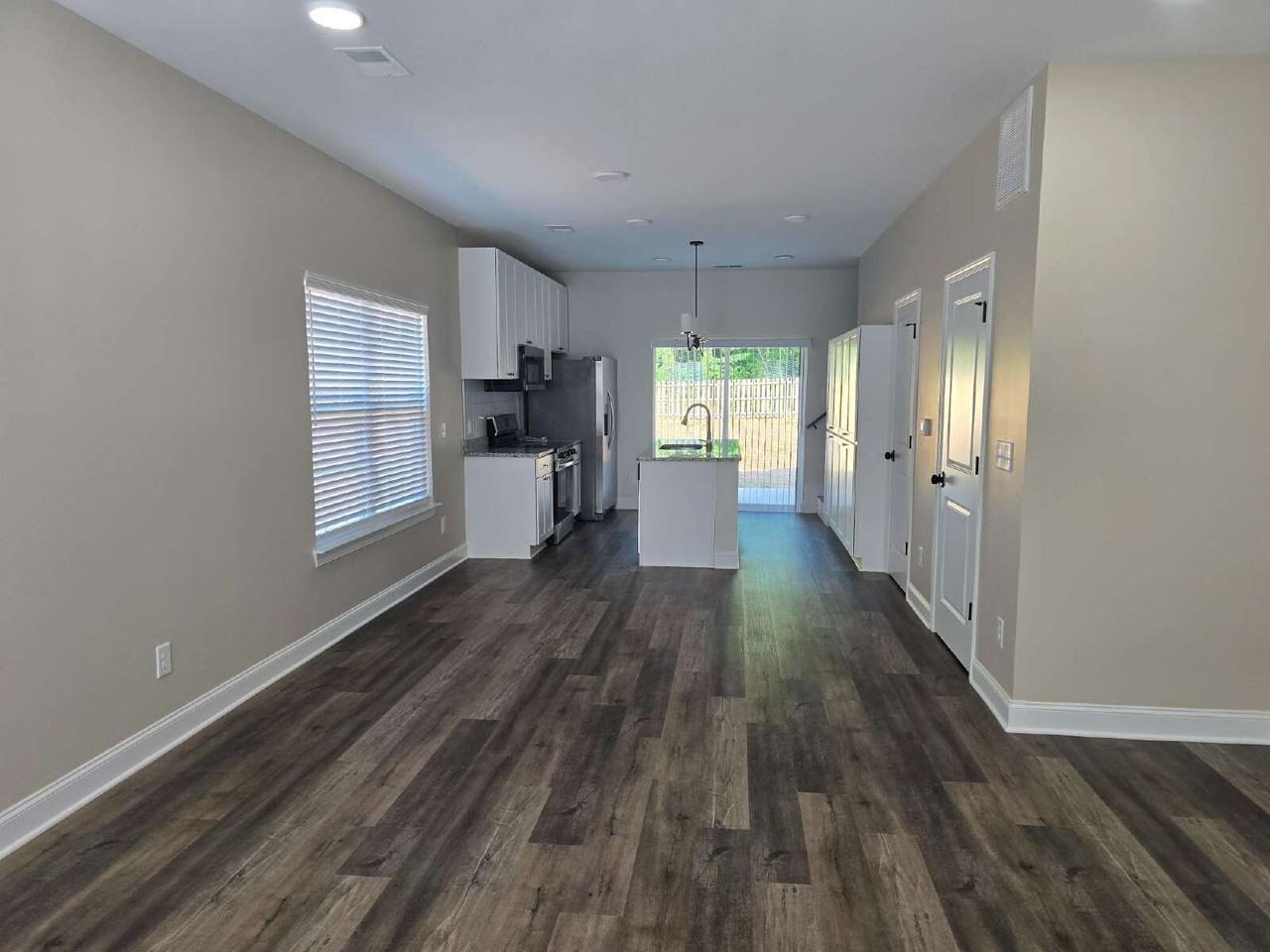 404 Giles St Unit B - Photo 5 of 50