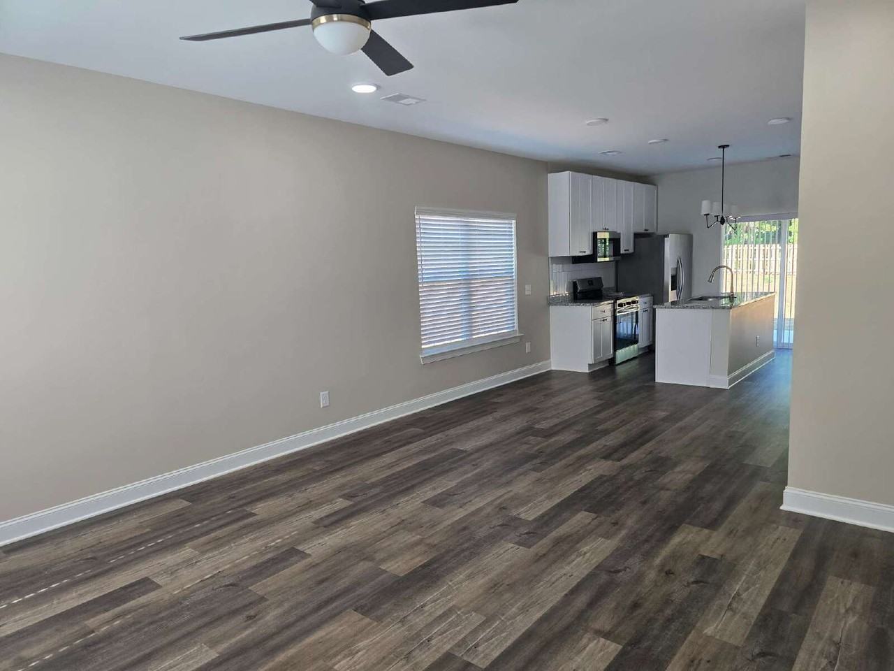 404 Giles St Unit B - Photo 7 of 50