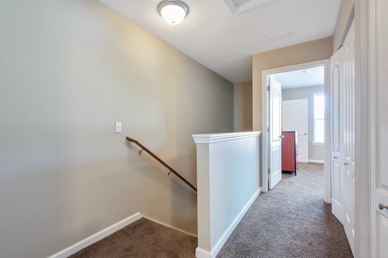 2205 Cedarbrook Ct - Photo 5 of 10